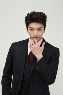 ソンジェ_アー写(haishin用)