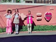 [MAIN]BLACKPINK  原宿セント・ヴァレンタイン教会 「ハートの壁」コラボフォトスポット写真①