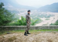 イ・テガン入隊時写真